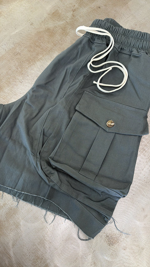 BERMUDA CARGO FRONT TAGLIO VIVO